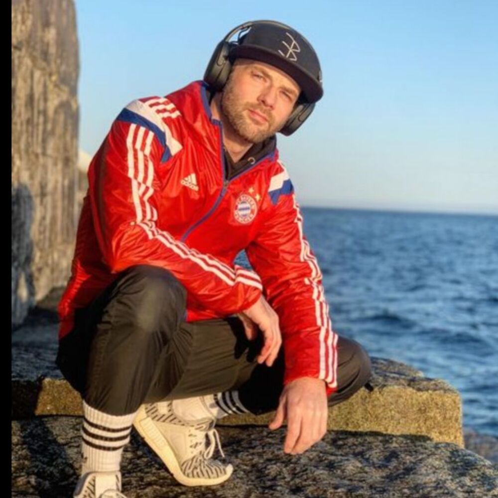 Adidas Vintage Rare Germany Bayern Munchen Woven Nylon Anthem Jacket Red